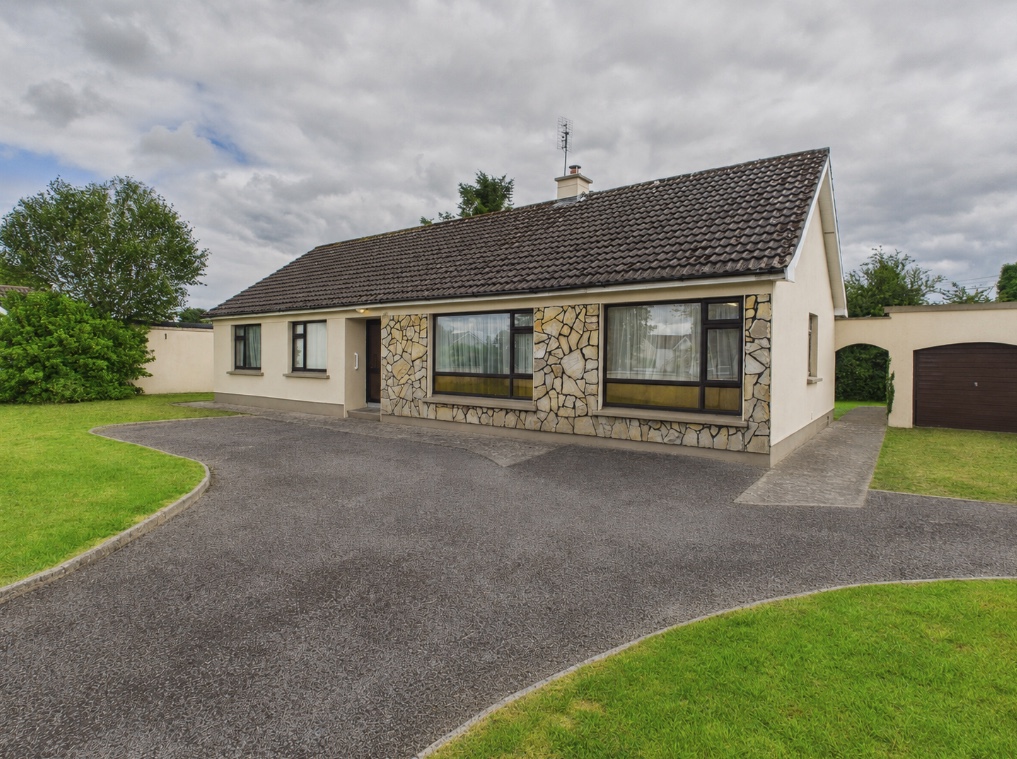 8 Oakmill Drive, Derrymullan, Ballinasloe, Co. Galway
