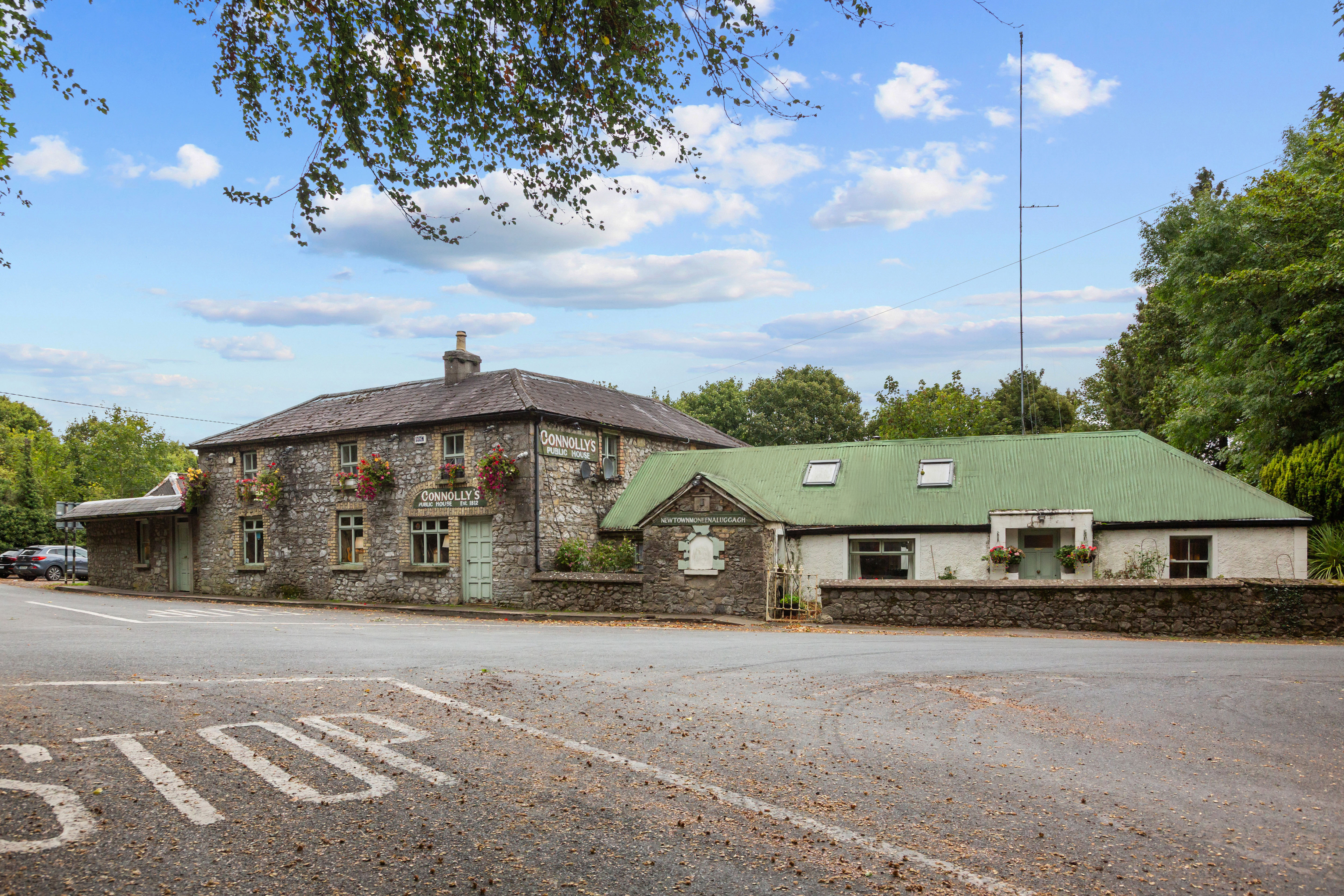 Connolly’s Pub, Newtownmoneenluggagh, Donadea, Co. Kildare, W91 TR94 Connolly’s Pub, Newtownmoneenluggagh, Donadea, Co. Kildare, W91 TR94